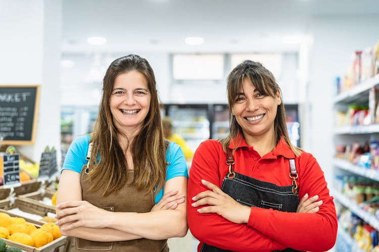 Vitauthority | Image | Hero | Happy Women Working Inside Supermarket